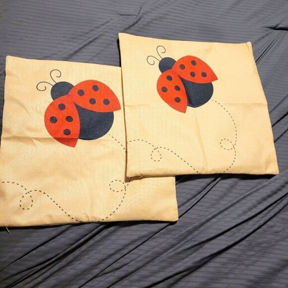 🌴Lady Bug Indoor/Outdoor Pillow Covers - Picture 1 of 3